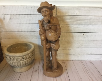 Vintage Hand Carved Wooden Pilgrim Man Sculpture: Folk Art Figurine (14'')