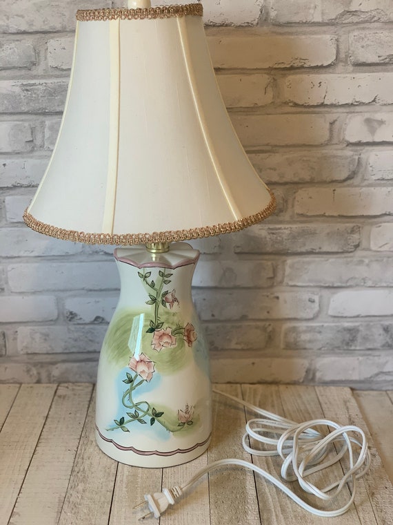 Vintage STIFFEL 20.5'' Table Lamp, White With Pink Floral Vintage STIFFEL 20.5'' Table Lamp, White With Pink Floral