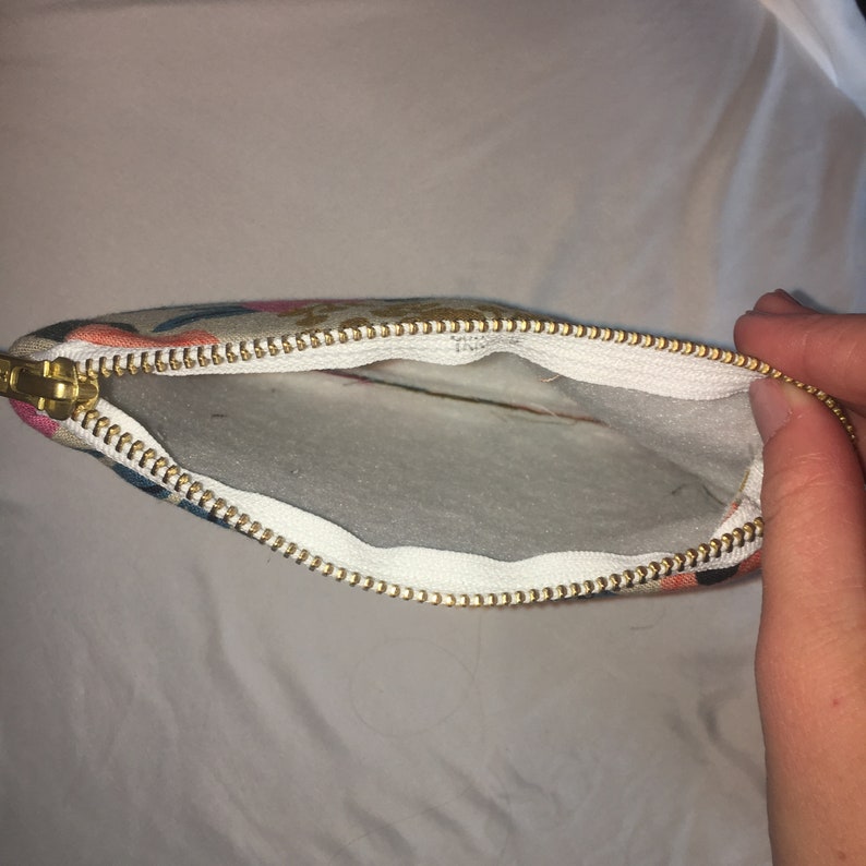 Medium zipper pouch