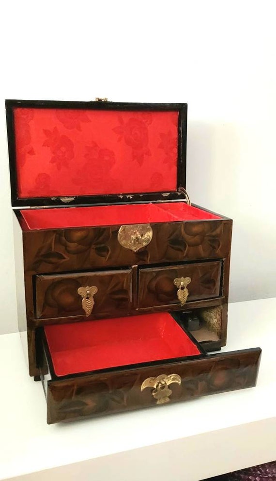 Antique musical jewelry box in lacquered wood bet… - image 5