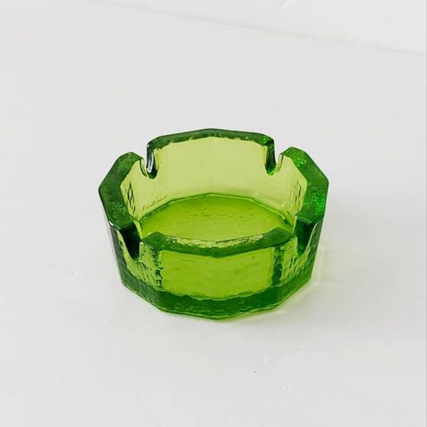 Blenko geometric ashtray in Flamboyant green color