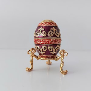 Kleines Ei im Fabergé-Stil