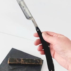 Antique Clauss straight blade razor