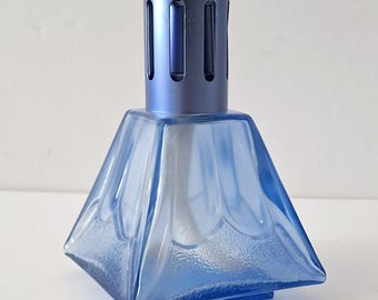Lampe Berger x Revol Bleue Eléphants Blancs Motif Texturé / Craquelé Lampe Berger x Revol Bleue Eléphants Blancs Motif Texturé / Craquelé