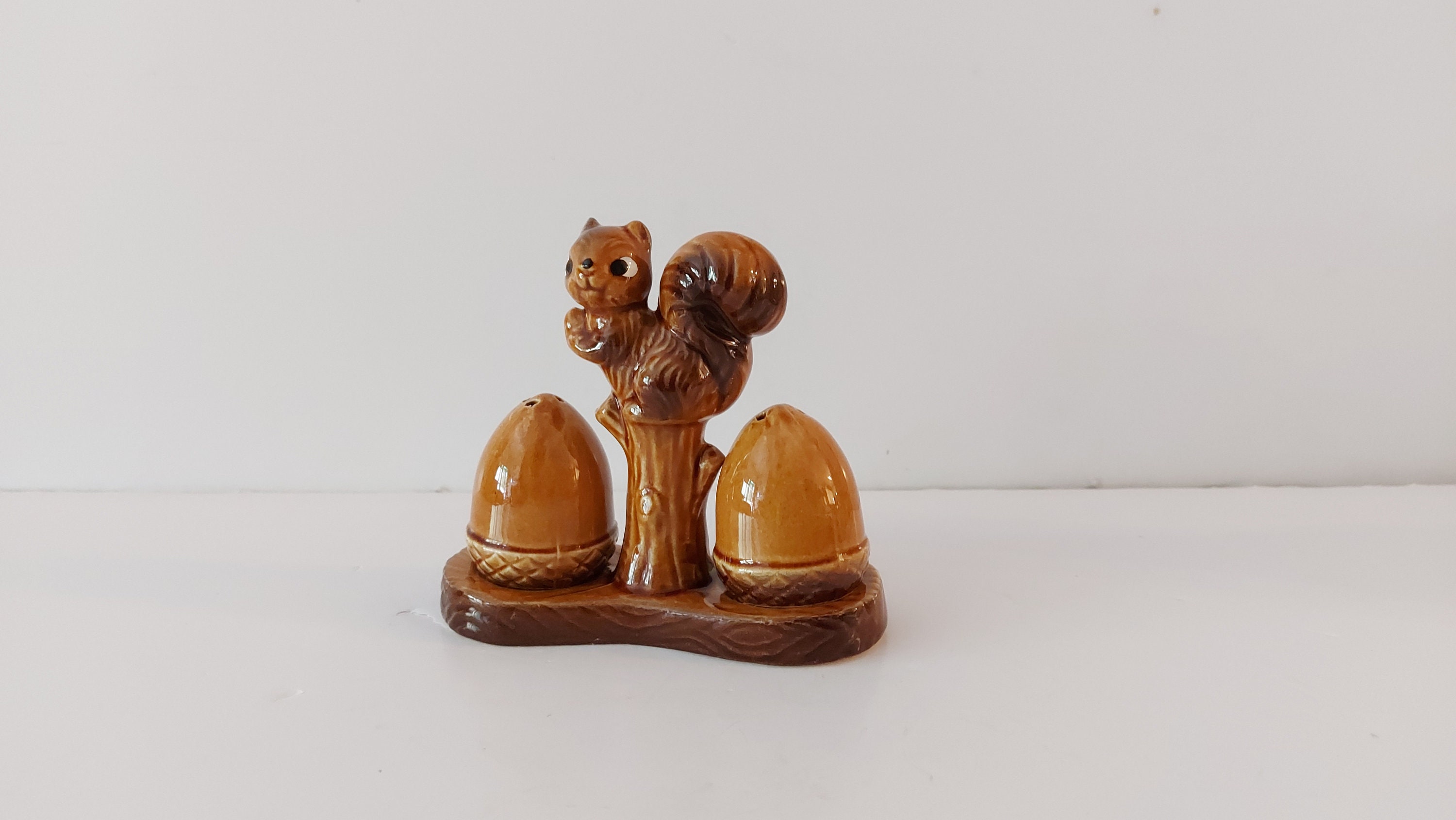 ヴィンテージの陶器製リスの塩コショウ入れ - Etsy 日本