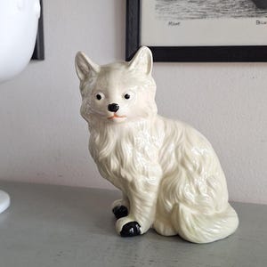 Vintage ceramic cat
