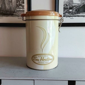 Stare pudełko z limitowanej edycji Tim Horton