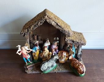 Nativity scene with barn decoration and 9 characters