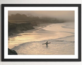 Impresión fotográfica enmarcada de surf en Half Moon Bay: Arte mural del amanecer en California