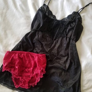 Vintage 60's Vassarette crepelon Nylon Babydoll and Panties