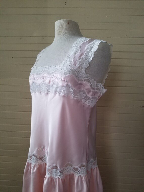 Vintage nightgown, Delicates large pink lace embr… - image 10