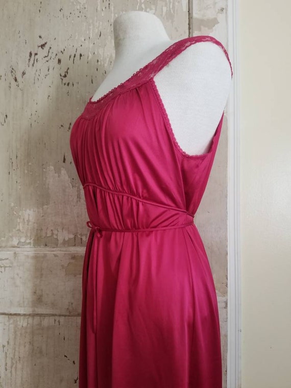 Sale vintage Nylon Nightgown Vanity Fair Medium / Mag… - Gem