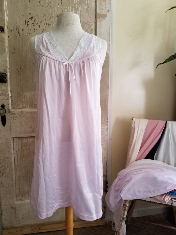 Sale Vintage Pink Nightgown / Lady Manhattan Nightgow… - Gem