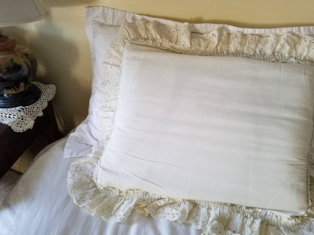 Vintage Pillow Shams, Set of 3, Ruffled, off White, Cream, Lace, Eyelet
