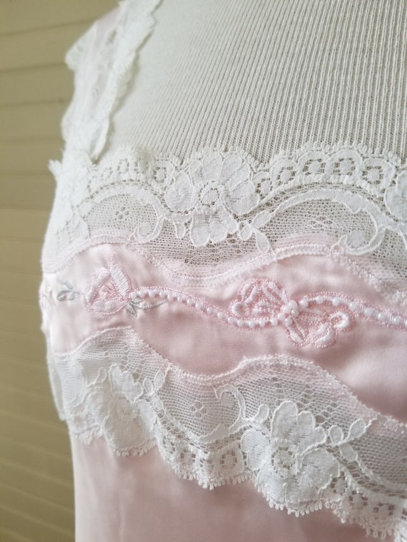 Vintage nightgown, Delicates large pink lace embr… - image 5