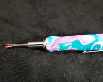 Seam Ripper with clip