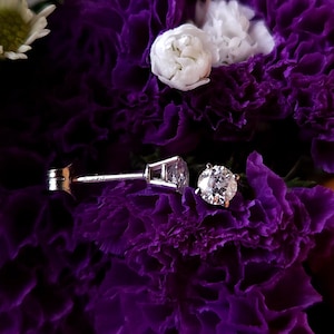 14k White Gold .33ct Natural Diamond Stud Earrings Earth Mined