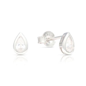 Minimalist Teardrop Stud Earrings • Sparkly Diamond CZ Earrings • Silver Stud Earrings • Pear Shaped Earrings • Hypoallergenic Earrings