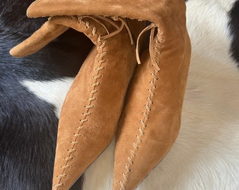 Vintage 90s Brown Suede Size 6 Kitten Heel Boots