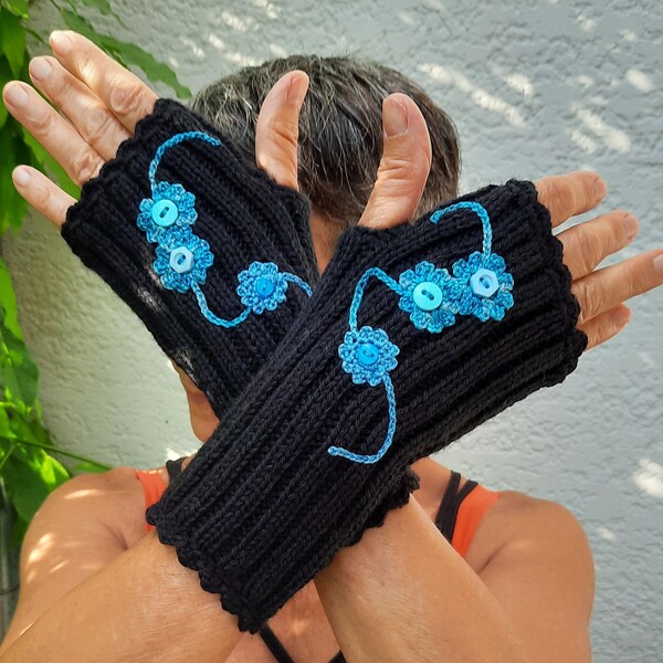 Mitaines femme/Mitaines tricotées laine/Mitaines tricot et fleurs au crochet/Mitaines sans pouce/Mitaines noir et turquoise