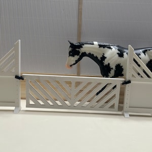 Jump Model Horse (1:9 scale) fits Breyer Traditional Size
