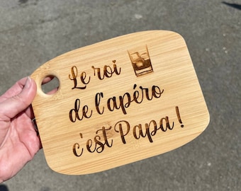 Cadeau papa, Planche apéro personnalisée en bois de bambou, cadeau homme