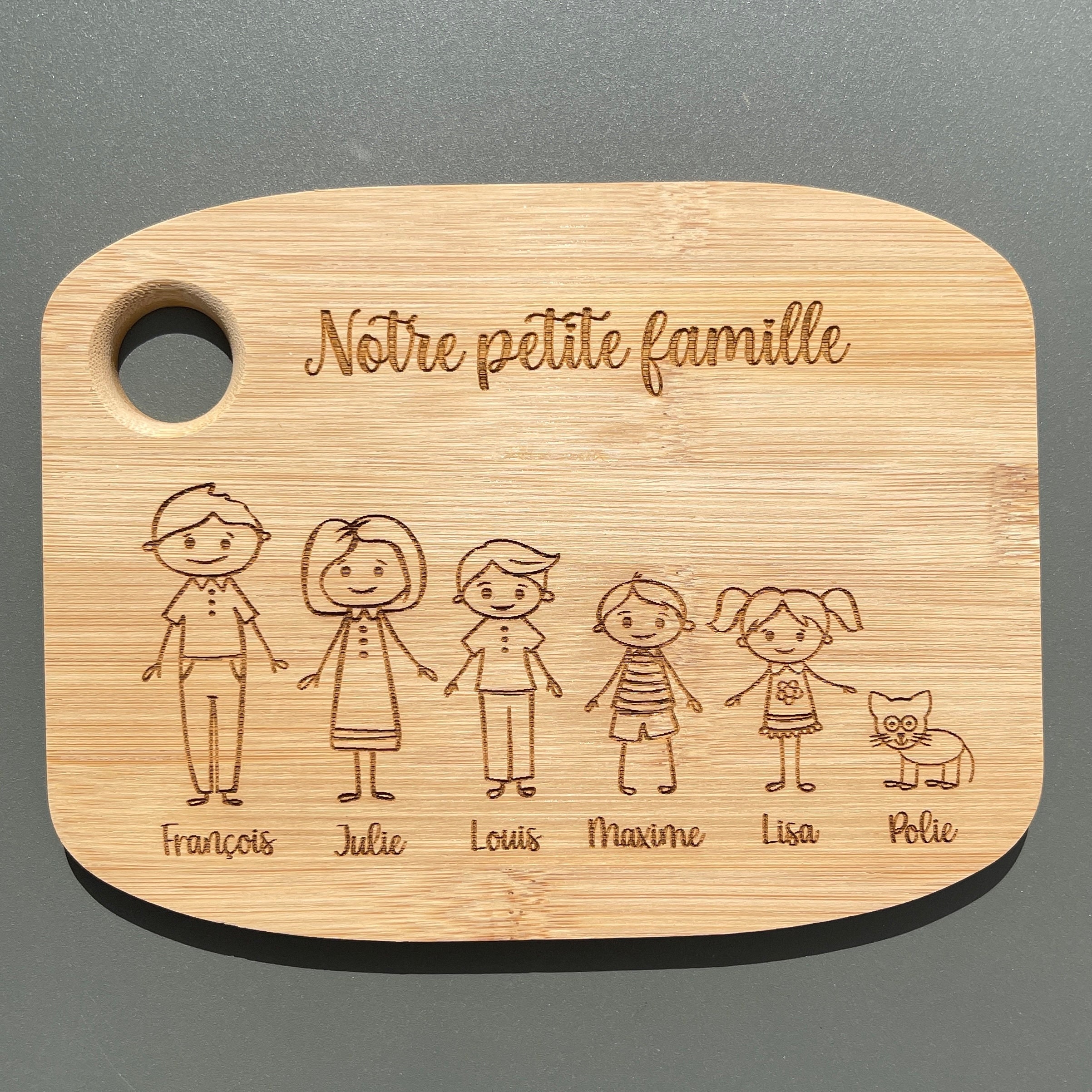 Planche Personnalisée Famille en Bois de Bambou, Cadeau Personnalisé