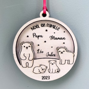 Wooden Christmas ball with teddy bear family in relief, 1 to 3 children, Christmas with the family