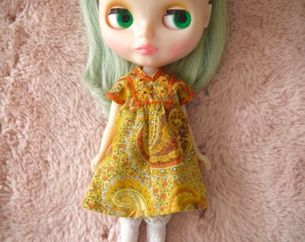 Blythe Doll Retro Embroidered paisley dress