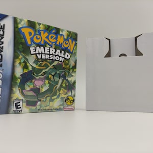 Pokemon Emerald - Vervangende doos met optie binnenbak - Game Boy Advance/ GBA - dik karton. Top kwaliteit !!