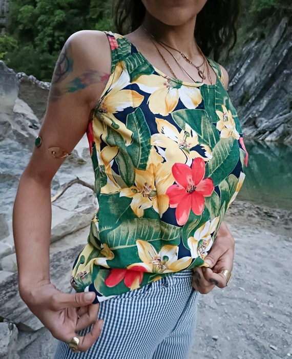 Vintage 80s 90s Floral Lilies Hibiscus Top GIORGI… - image 1