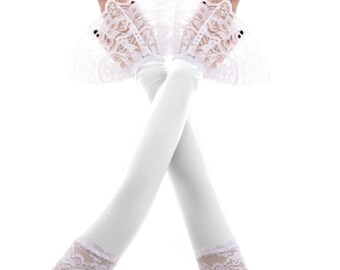 Puede incluir: Guantes largos blancos con detalles de encaje en la muñeca y los dedos. Los guantes están hechos de un tejido suave y elástico y son perfectos para añadir un toque de elegancia a cualquier atuendo.