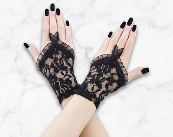 Black Lace Fingerless Gloves Gothic Victorian Arm Warmers Short Wrist Accessory