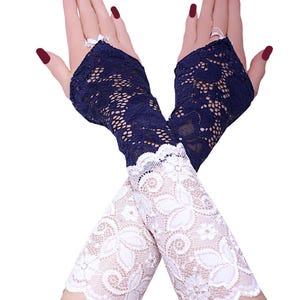 Elegante blauw witte handschoenen, kanten bruidsmouwen, avondhandschoenen dames bruids glamour, mouwen kanten handschoenen, bruiloft handschoenen kant, bal