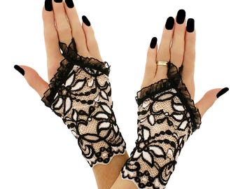 Contrast Black White Lace Arm Warmers, Pointed Fingerless Gloves with Finger Loop, Alt Aesthetic Wrist Covers, Gothic Wedding Lace Cuffs