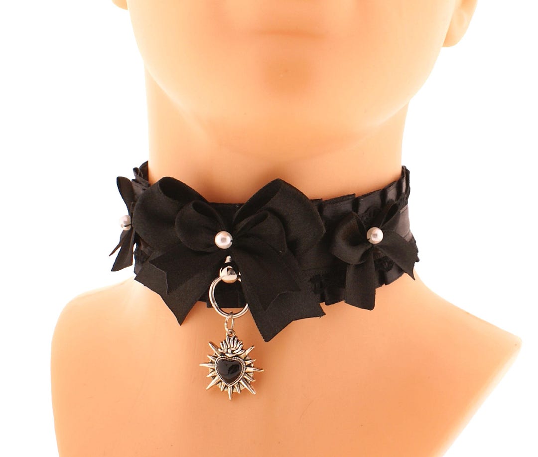 Gothic Black Satin Lace Choker – Heart Pendant, Victorian Collar - Etsy