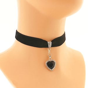 Collana girocollo a forma di cuore in velluto, elegante, gioiello boho da sera, collare gotico fatto a mano, XS - 3XL