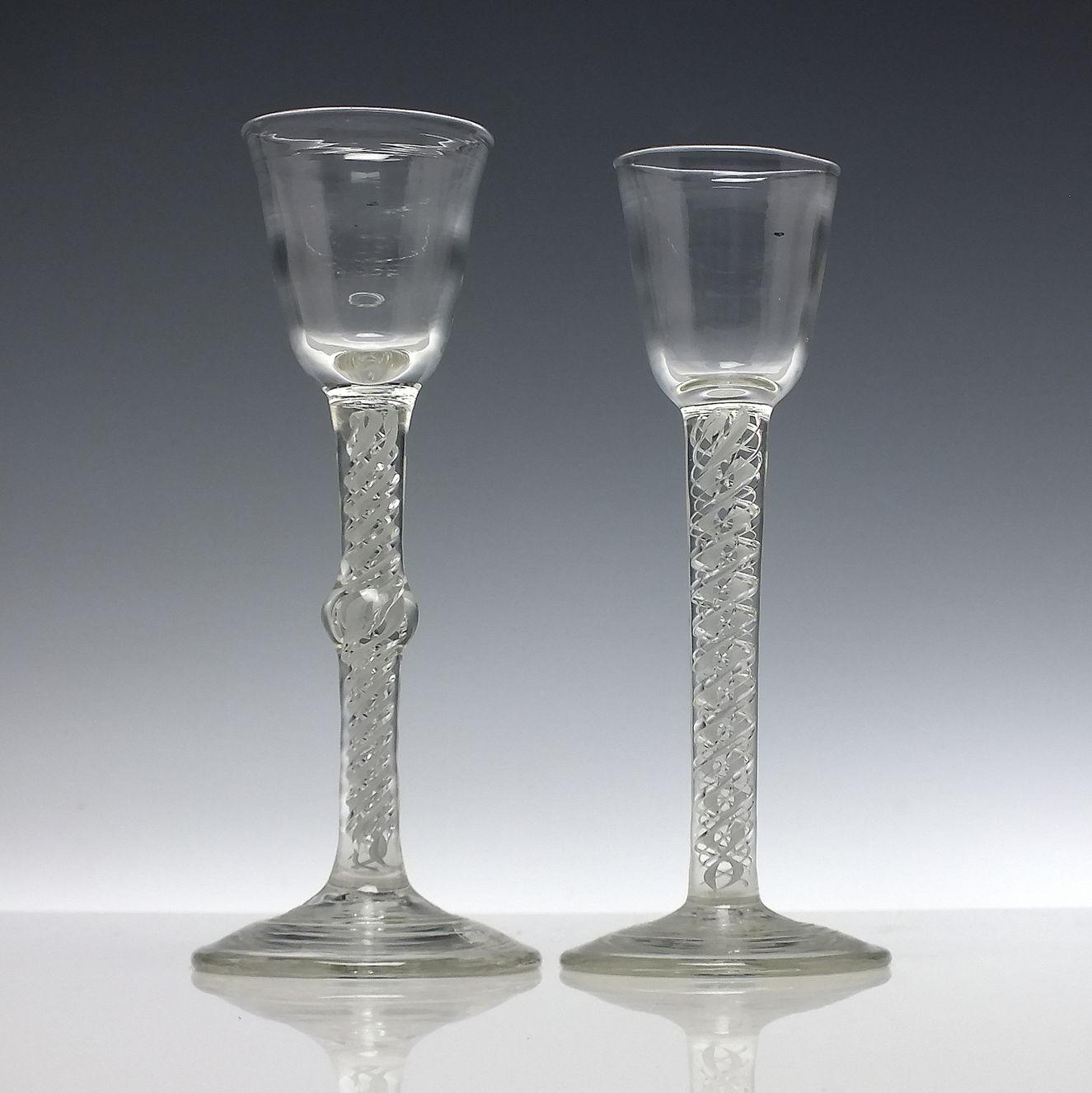 ビクトリア朝のミックスツイストとエアツイストのワイングラス