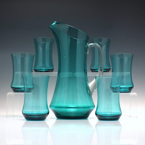 Ensemble vintage de verres à limonade bleus, pichet et six gobelets c1960