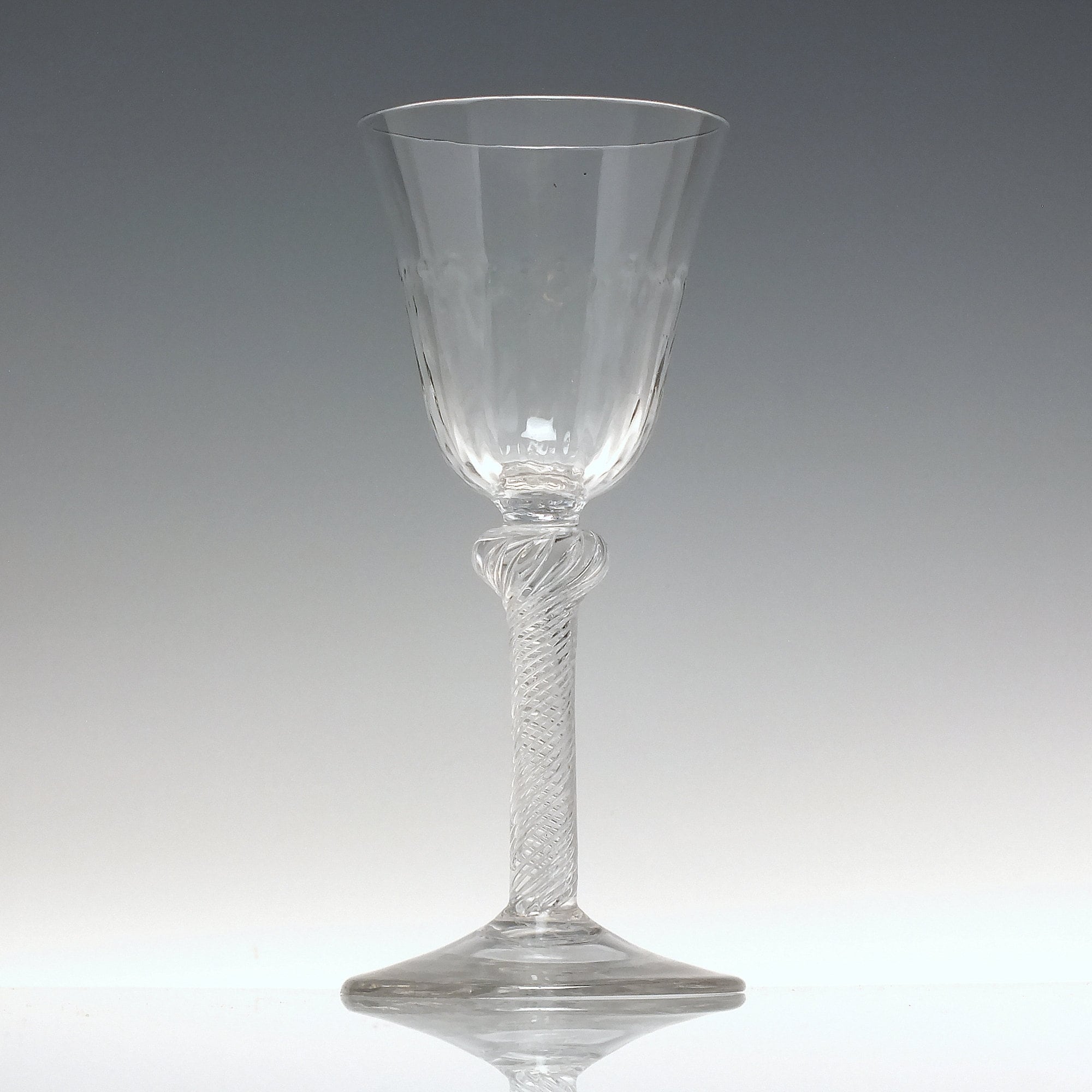 エアーツイスト グラス ワイングラス スチュアート社のエア・ツイスト・ステムグラス」 | 坐韻通信