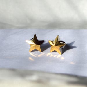 Star Stud Earrings: 10mm Crystals, Hypoallergenic, Color, Aurum Gold