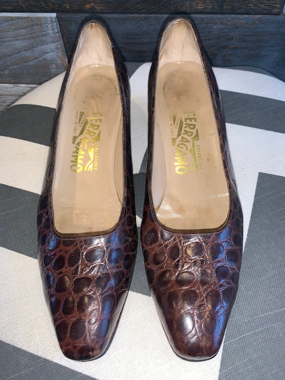 VTG 70s Ferragamo brown croc embossed leather low