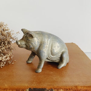Vintage Cast Iron Sitting Pig Piggy Bank/Primitive/Farm Animal/Childs Room/Collectible