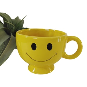 Vintage Yellow Happy Face Mug/Planter/Smiley Face Mug/70&#39;s Mug/Bohemian Style