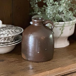 Antiker kleiner brauner Whiskykrug / Primitive / Bauernhaus / Cottagecore