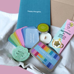 Scatola regalo di positività quotidiana - scatola benessere, scatola per la cura di sé, regalo per il benessere e la consapevolezza, abbraccio in una scatola, scatola positiva