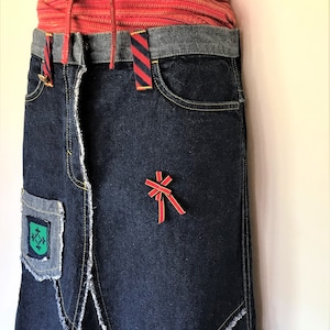 UNITED COLOURS of BENETTON (Italy) Girls Denim Skirt Size 10 years Pockets Colourful Stitching & Patches