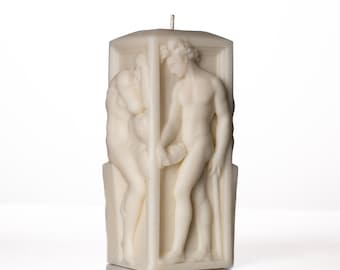男性像彫刻の柱型キャンドル