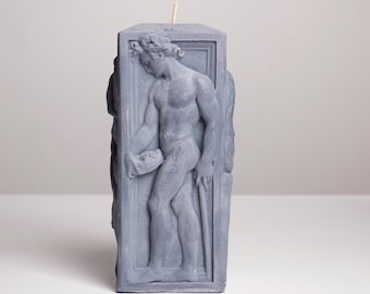男性像のソイキャンドル – ミケランジェロ風彫刻装飾