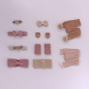 Modello di maglia per accessori per bambole - maglia accessori per una bambola di stoffa / animale di peluche con questo semplice modello di vestiti per bambole di Studio Seren